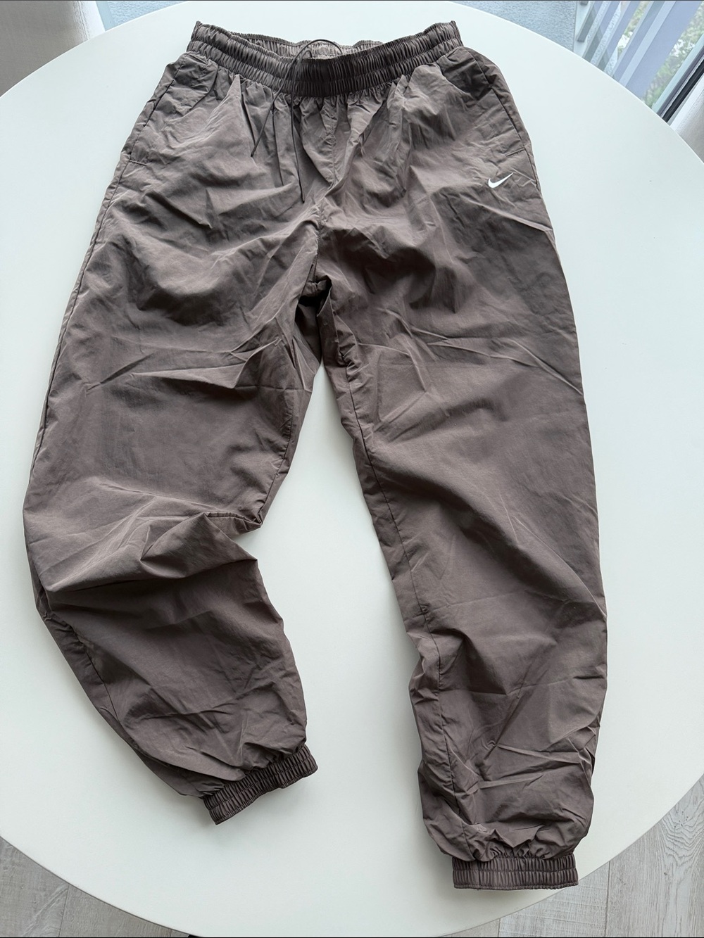 NWT Nike women’s Brown Elastic Cuff Sweatpants with Swoosh